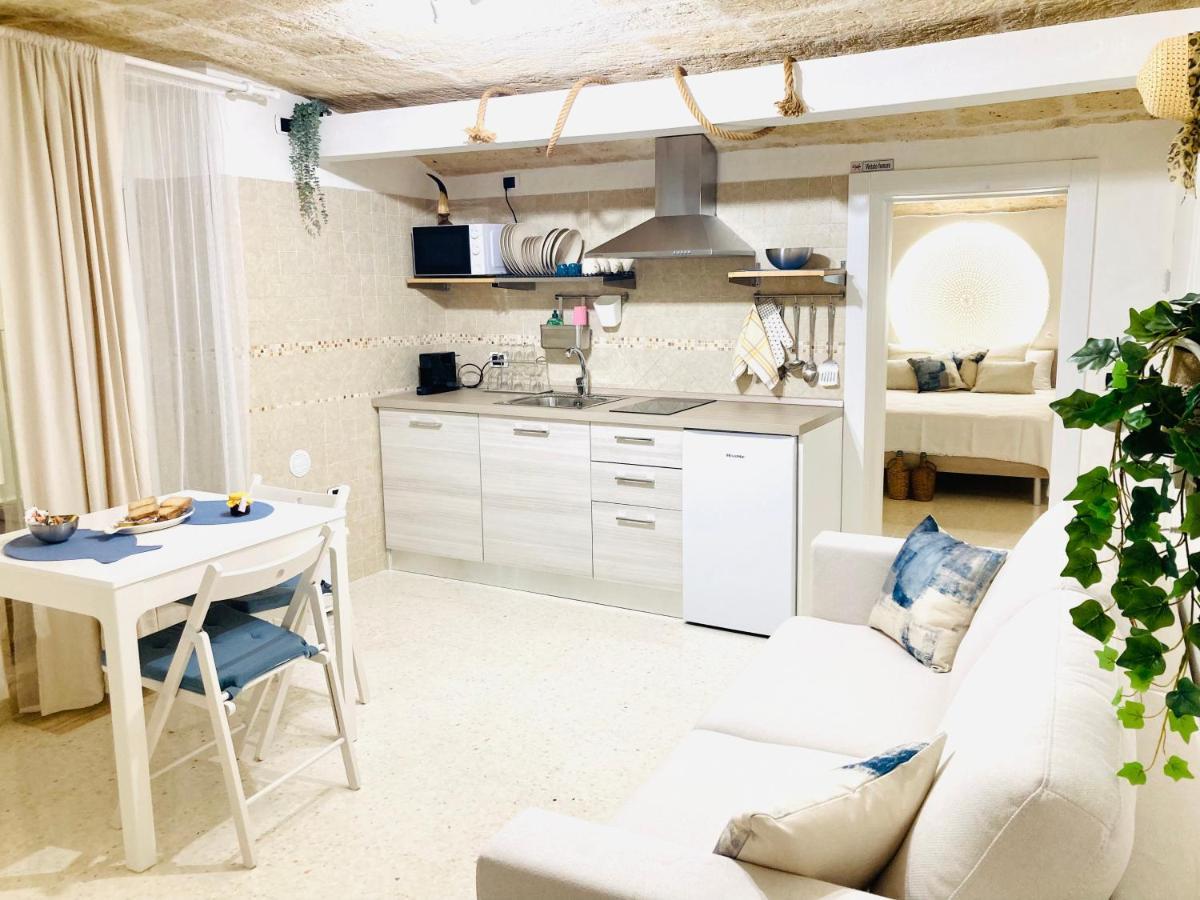 Antigua Lux Apartment โมโนโปลี ภายนอก รูปภาพ